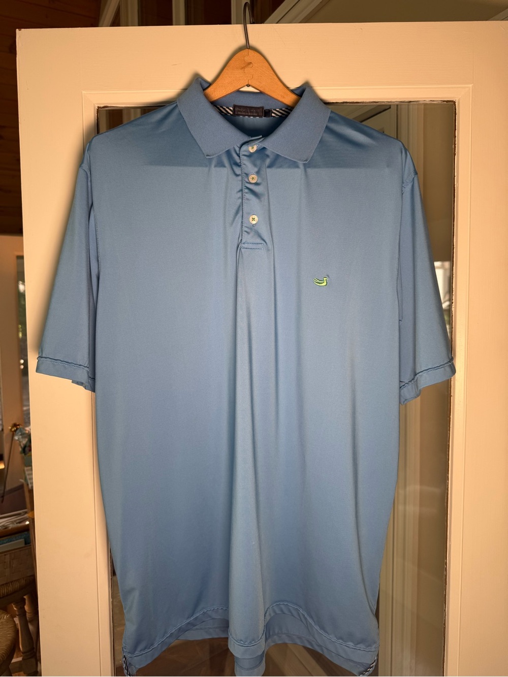 Southern Marsh Sky Blue Performance Polo Guessing Lg or XL. Clean smoke free